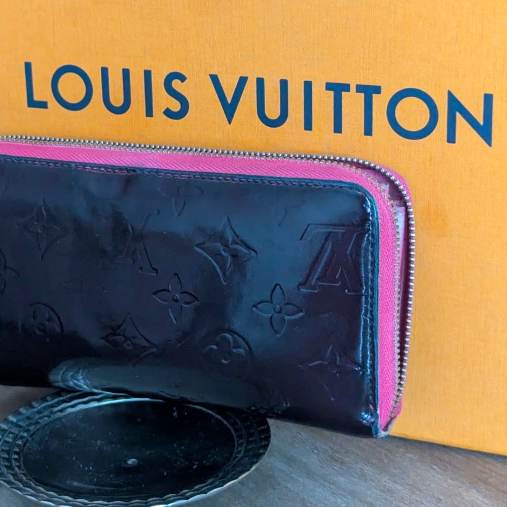 Louis Vuitton Black Monogram Vernis
Continental Wallet